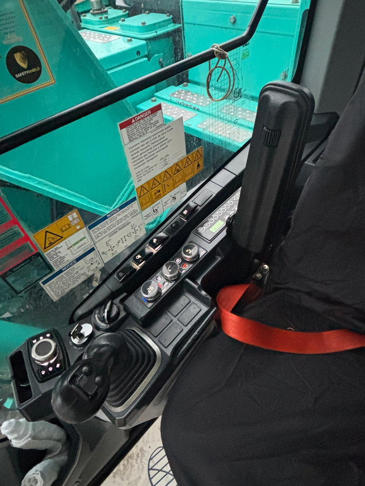 Гусеничный экскаватор Kobelco SK140SRLC-7: фото 19