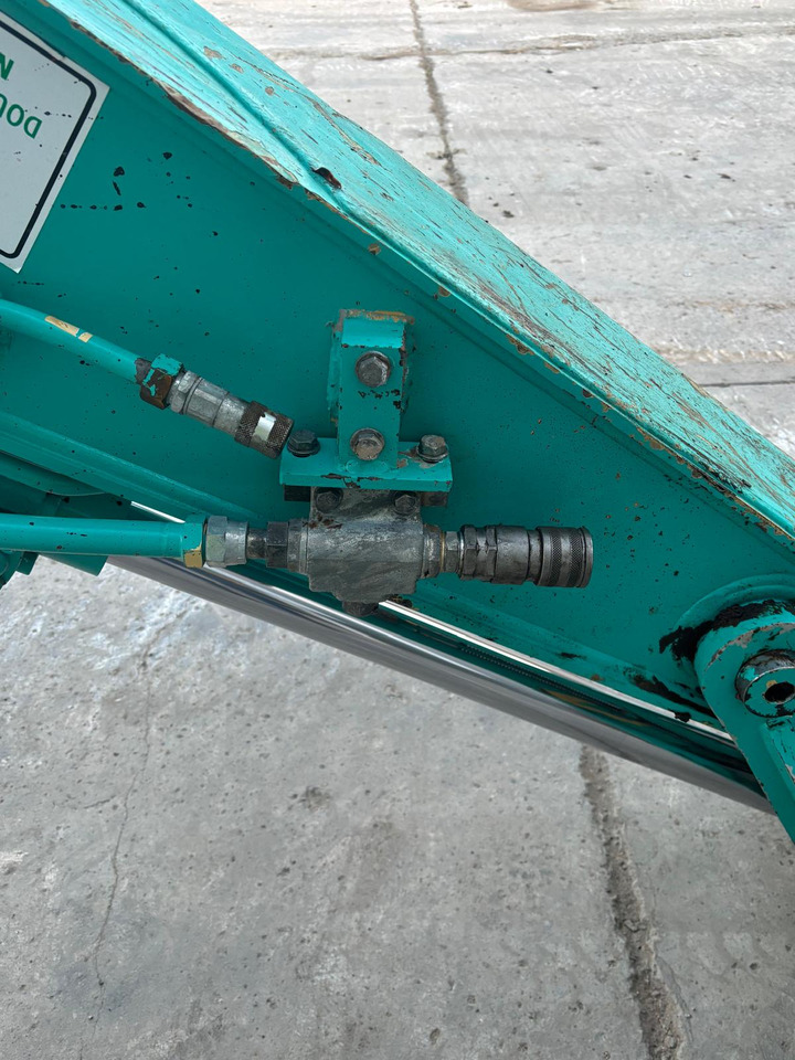 Гусеничный экскаватор Kobelco SK140SRLC-7: фото 10 Гусеничный экскаватор Kobelco SK140SRLC-7: фото 10