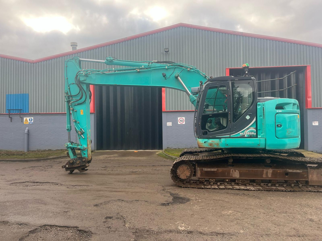 Kobelco SK230SRLC-5E - Гусеничный экскаватор: фото 2 Kobelco SK230SRLC-5E - Гусеничный экскаватор: фото 2