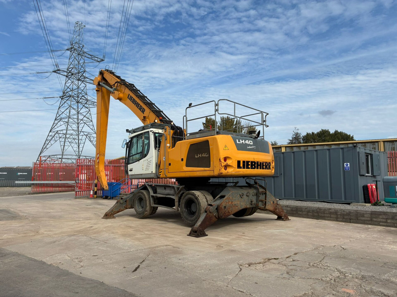 Liebherr LH40M - Перегружатель: фото 3 Liebherr LH40M - Перегружатель: фото 3