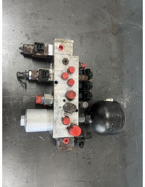 Liebherr A944C Li / A934C Li / R944C Li / R954C - Гидравлика: фото 1 Liebherr A944C Li / A934C Li / R944C Li / R954C - Гидравлика: фото 1