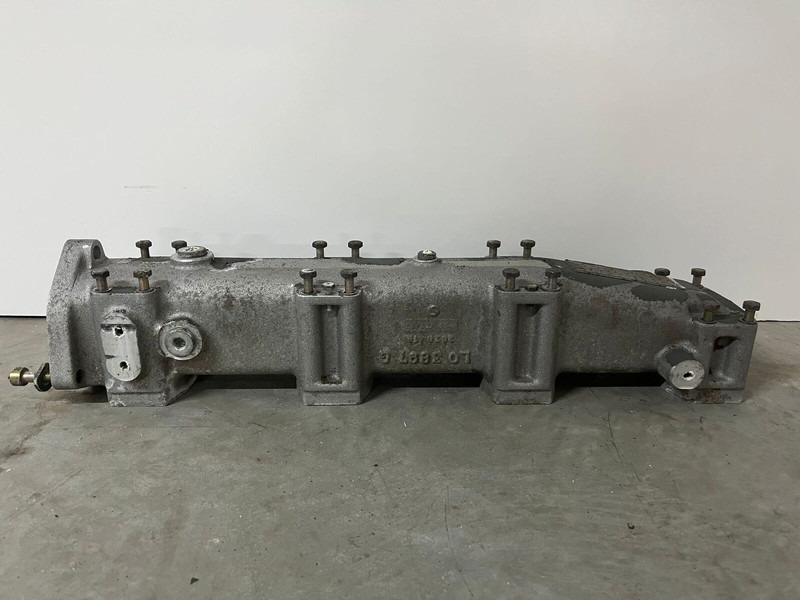 Liebherr A974 / P974 / R942 / R944 / R954 / R964 / R974 / R974B - A 974 / P 974 / R 942 / R 944 / R 954 / R 964 / R 974 / R 974B - Впускная труба: фото 3 Liebherr A974 / P974 / R942 / R944 / R954 / R964 / R974 / R974B - A 974 / P 974 / R 942 / R 944 / R 954 / R 964 / R 974 / R 974B - Впускная труба: фото 3