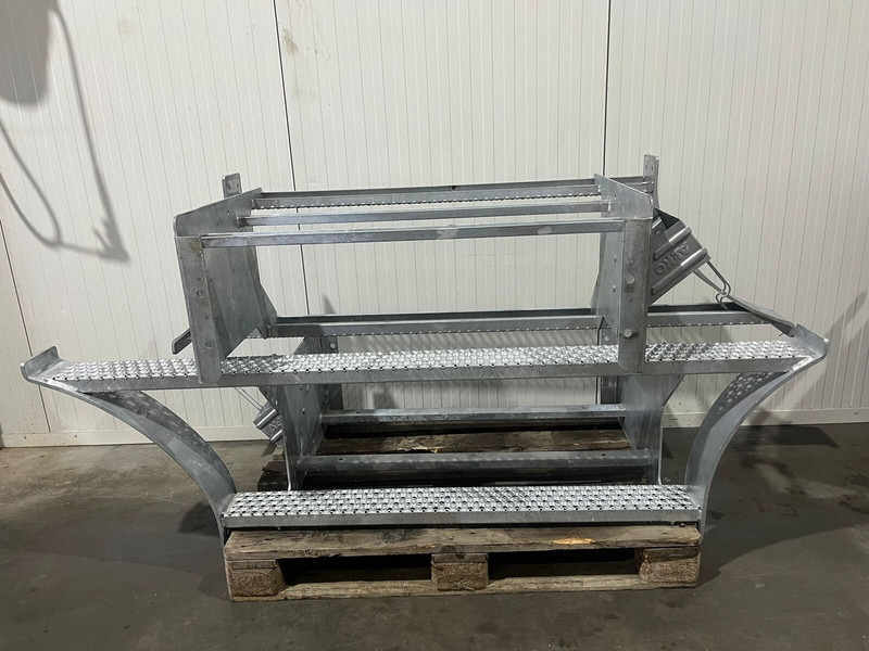 Liebherr - Кабина и интерьер: фото 1 Liebherr - Кабина и интерьер: фото 1