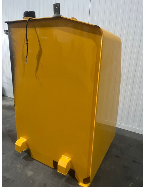 Liebherr - Топливный бак: фото 3 Liebherr - Топливный бак: фото 3