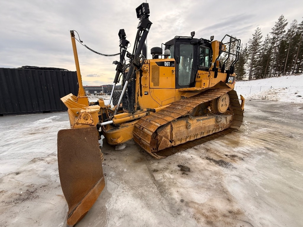 CAT D 6 T LGP - Бульдозер: фото 1 CAT D 6 T LGP - Бульдозер: фото 1