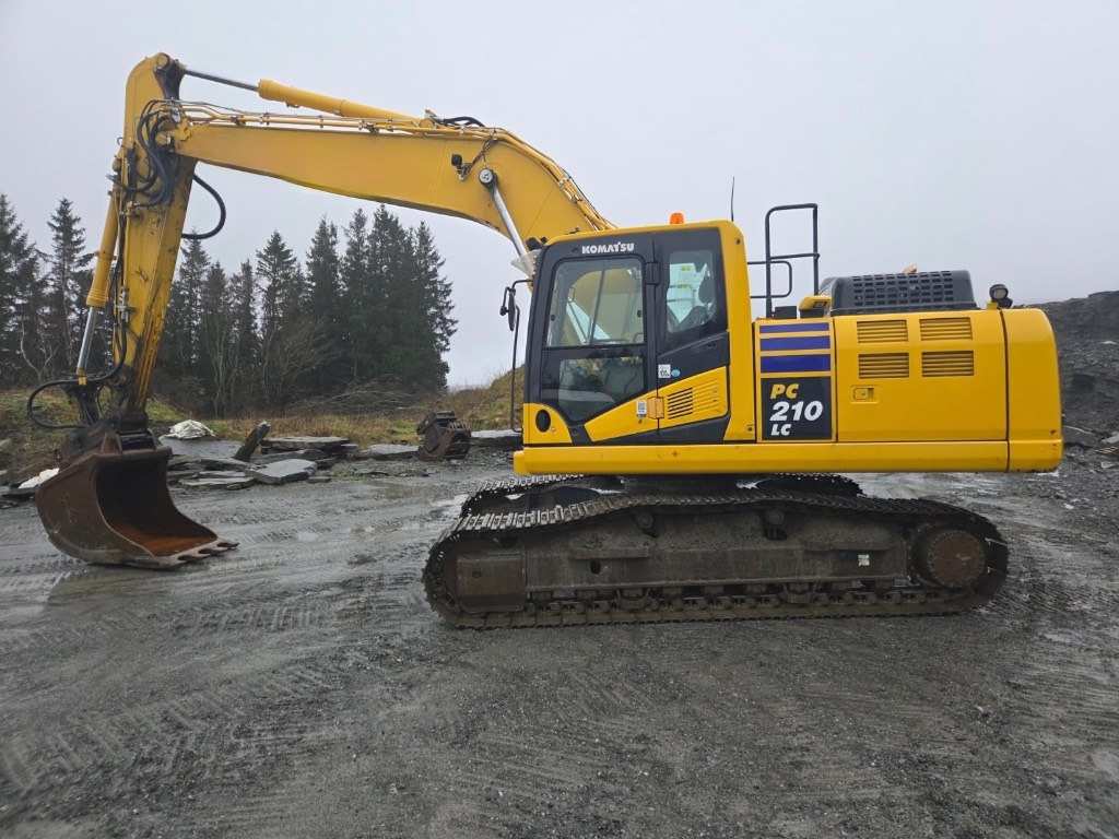 Komatsu PC210LC-11E0 - Гусеничный экскаватор: фото 1 Komatsu PC210LC-11E0 - Гусеничный экскаватор: фото 1