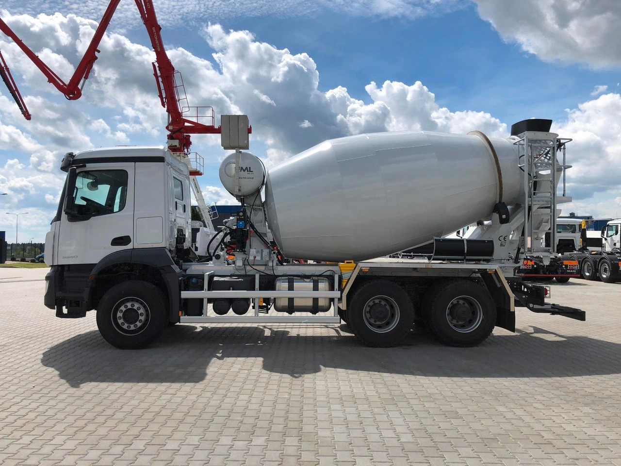 Mercedes-Benz AROCS 3340 FML 8M3 - Автобетоносмеситель: фото 3 Mercedes-Benz AROCS 3340 FML 8M3 - Автобетоносмеситель: фото 3