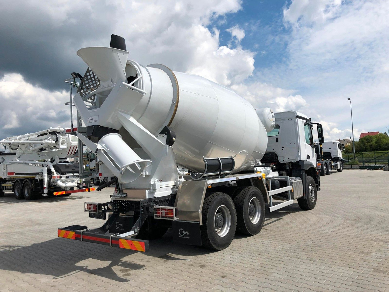 Mercedes-Benz AROCS 3340 FML 8M3 - Автобетоносмеситель: фото 5 Mercedes-Benz AROCS 3340 FML 8M3 - Автобетоносмеситель: фото 5