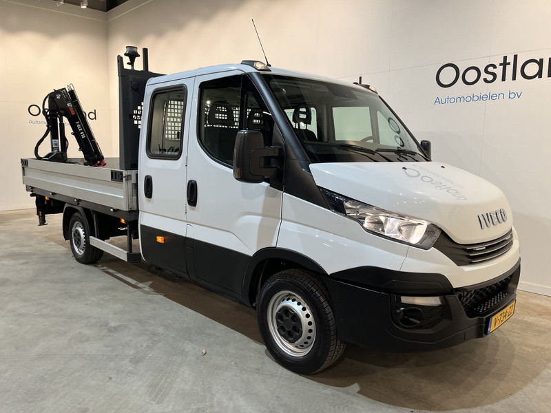 Малотоннажный бортовой грузовик Iveco Daily 35S18D 3.0 375 Automaat Open Laadbak / Hiab Kraan / Euro 6 / Trekhaak 3500 KG / Airco / Camera / Navigatie / 3-Zits / 67.000 KM !!: фото 17