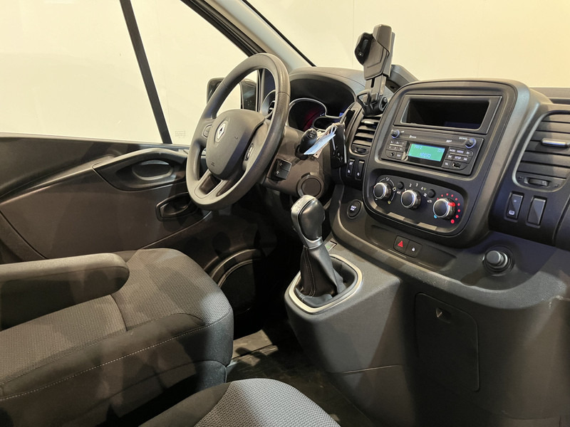 Renault Trafic 2.0 dCi L1H1 170 PK Automaat Servicebus / Sortimo Inrichting / Euro 6 / Airco / Cruise Control / Camera / Trekhaak / 3-Zits / BPM VRIJ !! - Легковой фургон: фото 3 Renault Trafic 2.0 dCi L1H1 170 PK Automaat Servicebus / Sortimo Inrichting / Euro 6 / Airco / Cruise Control / Camera / Trekhaak / 3-Zits / BPM VRIJ !! - Легковой фургон: фото 3