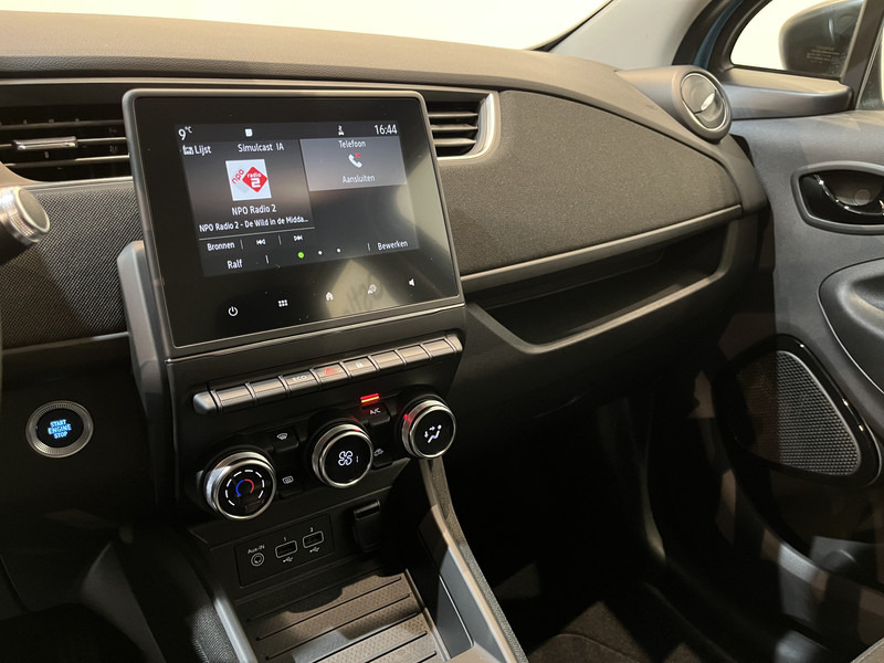 Renault ZOE R110 Life 52 kWh (Incl. Accu) / CarPlay / Airco / Cruise Control / 62.600 KM !! Prijs ex BTW € 11.500,- - Хэтчбек: фото 5 Renault ZOE R110 Life 52 kWh (Incl. Accu) / CarPlay / Airco / Cruise Control / 62.600 KM !! Prijs ex BTW € 11.500,- - Хэтчбек: фото 5