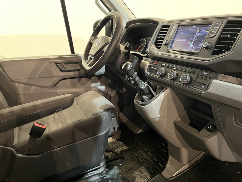 Volkswagen Crafter 35 2.0 TDI L3H3 140 PK RWD Servicebus / Aluca Inrichting / Euro 6 / Trekhaak 3000 KG / Airco / Camera / Navigatie / CarPlay - Цельнометаллический фургон: фото 3 Volkswagen Crafter 35 2.0 TDI L3H3 140 PK RWD Servicebus / Aluca Inrichting / Euro 6 / Trekhaak 3000 KG / Airco / Camera / Navigatie / CarPlay - Цельнометаллический фургон: фото 3
