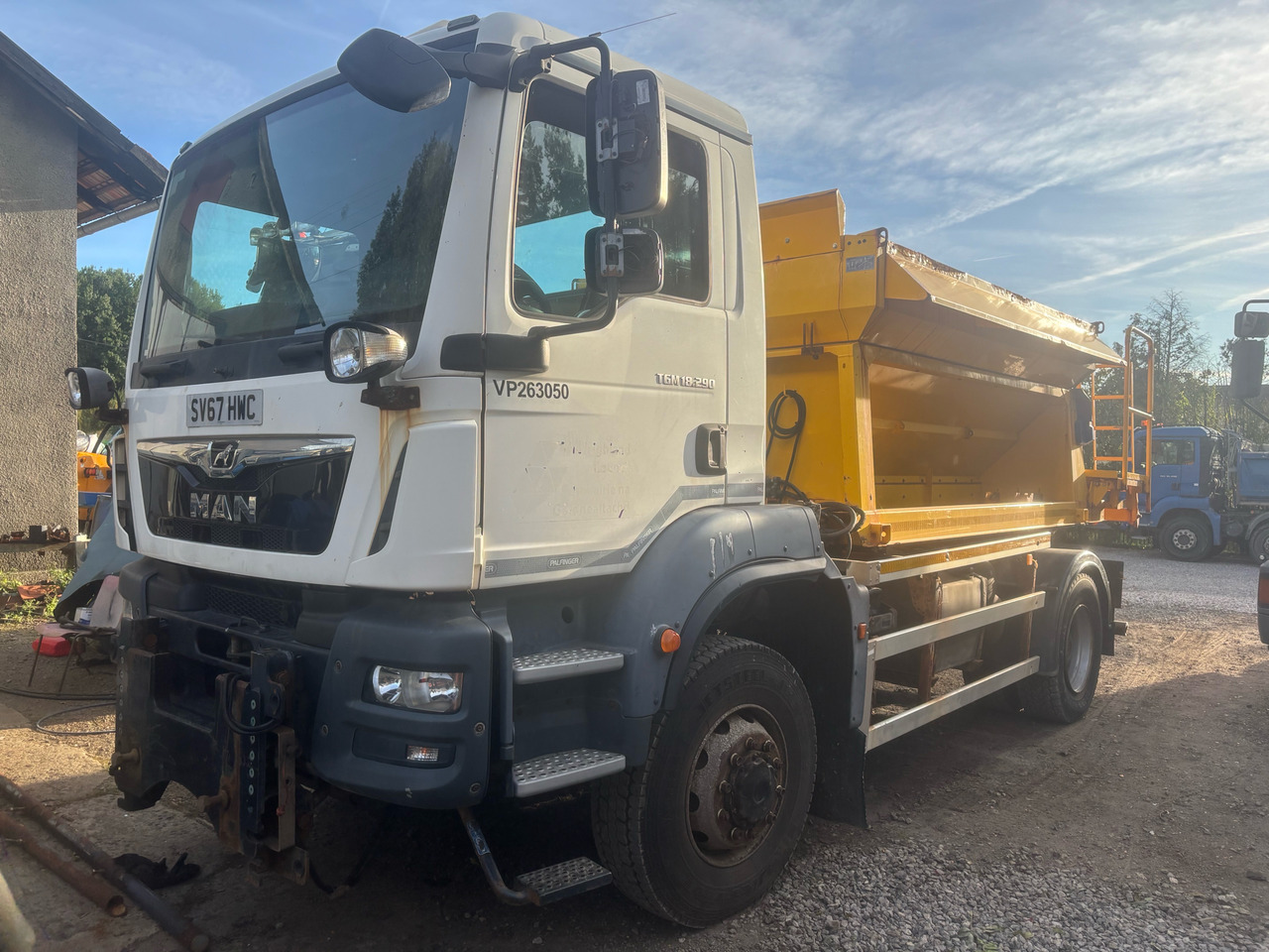 MAN TGM 18.290 4x4BB SPREADER/GRITTER/Plough - Снегоуборочная машина: фото 1 MAN TGM 18.290 4x4BB SPREADER/GRITTER/Plough - Снегоуборочная машина: фото 1