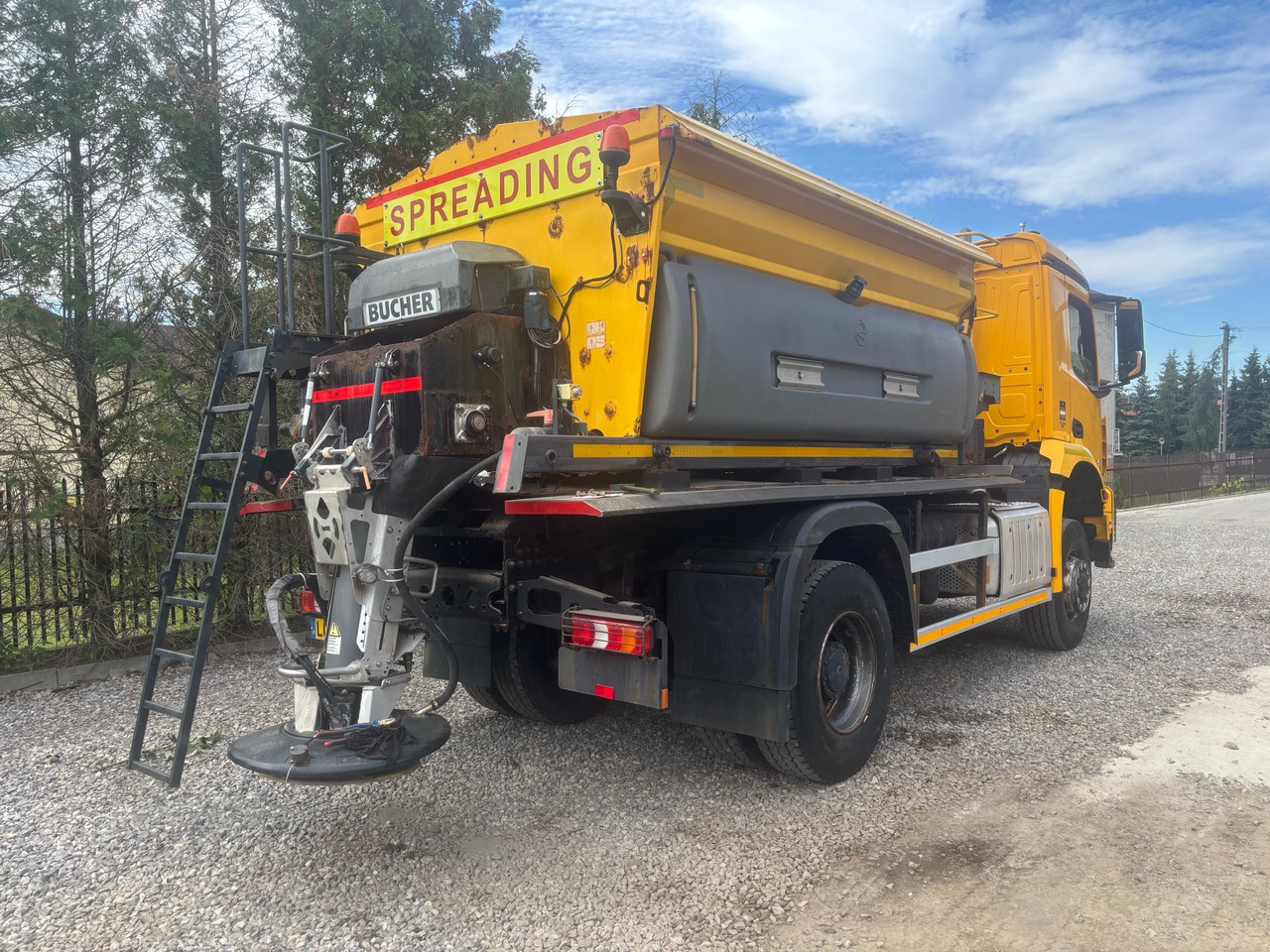 MERCEDES AROCS 1824 4x4BB GRITTER/SPREADER/PLOUGH - Снегоуборочная машина: фото 2 MERCEDES AROCS 1824 4x4BB GRITTER/SPREADER/PLOUGH - Снегоуборочная машина: фото 2