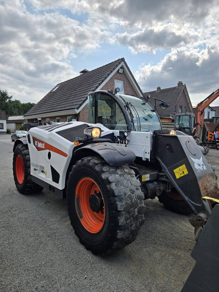 Bobcat TL 38.70 HF AGRI  - Телескопический погрузчик: фото 5 Bobcat TL 38.70 HF AGRI  - Телескопический погрузчик: фото 5