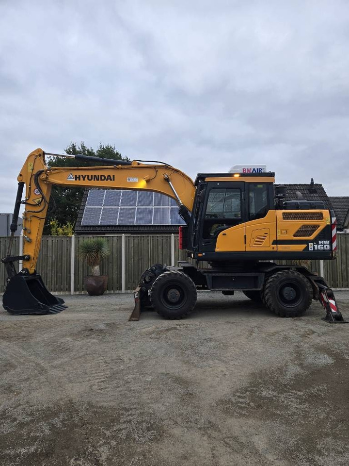 Hyundai HW 160 - Колёсный экскаватор: фото 1 Hyundai HW 160 - Колёсный экскаватор: фото 1