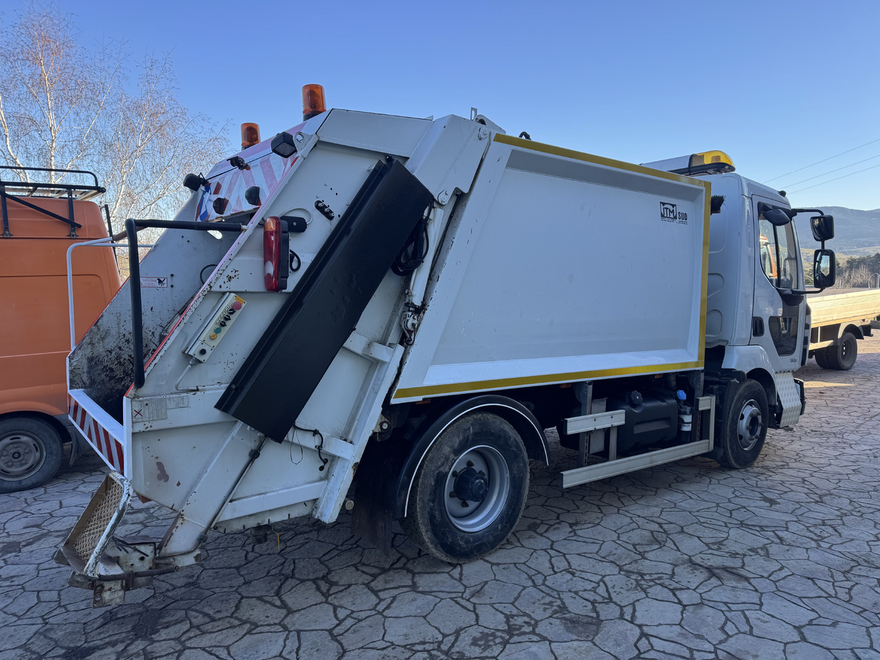 Renault Midlum 180 DXi - Мусоровоз: фото 4 Renault Midlum 180 DXi - Мусоровоз: фото 4