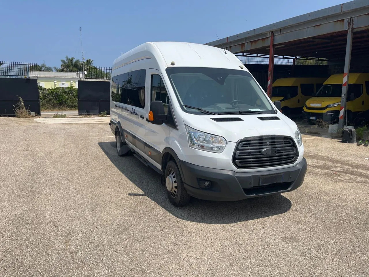 Ford Transit - Микроавтобус, Пассажирский фургон: фото 1 Ford Transit - Микроавтобус, Пассажирский фургон: фото 1