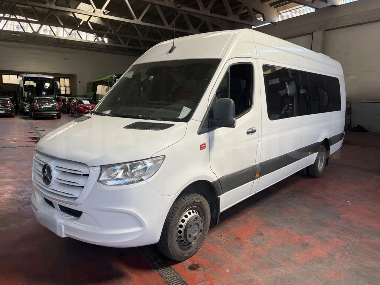 Mercedes-Benz Sprinter - Микроавтобус, Пассажирский фургон: фото 4 Mercedes-Benz Sprinter - Микроавтобус, Пассажирский фургон: фото 4