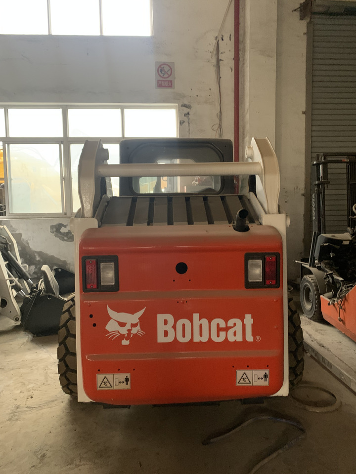 BOBCAT S185 - Мини-погрузчик с бортовым поворотом: фото 4 BOBCAT S185 - Мини-погрузчик с бортовым поворотом: фото 4