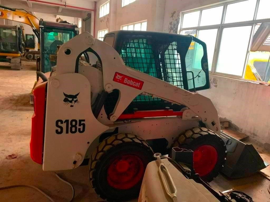 Bobcat S 185 - Мини-погрузчик с бортовым поворотом: фото 4 Bobcat S 185 - Мини-погрузчик с бортовым поворотом: фото 4