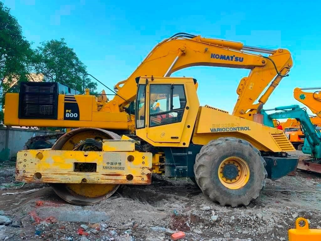 Bomag BW 225 D-3 - Дорожный каток: фото 2 Bomag BW 225 D-3 - Дорожный каток: фото 2