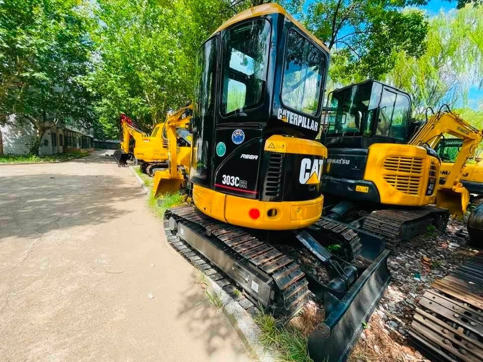 CAT 303C CR - Мини-экскаватор: фото 3 CAT 303C CR - Мини-экскаватор: фото 3