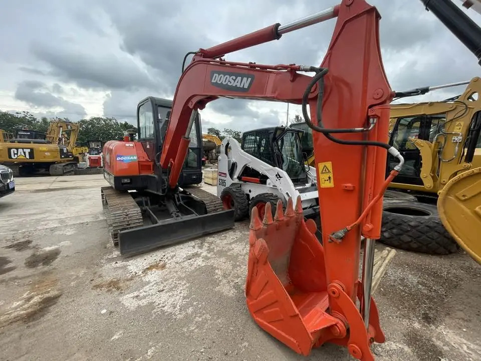 Doosan DH60-7 - Мини-экскаватор: фото 2 Doosan DH60-7 - Мини-экскаватор: фото 2