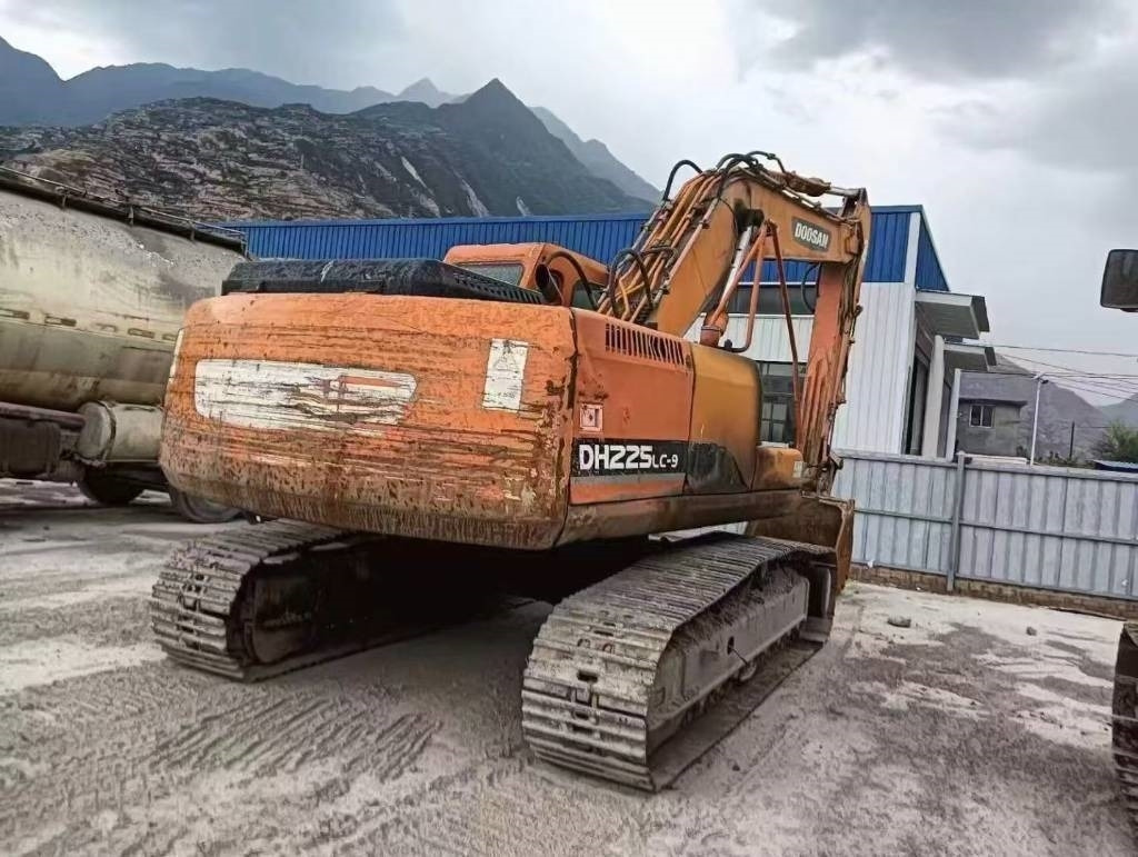 Doosan DX 225 DH225LC-9 - Гусеничный экскаватор: фото 4 Doosan DX 225 DH225LC-9 - Гусеничный экскаватор: фото 4