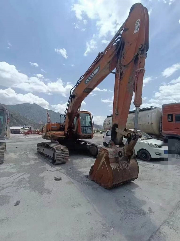 Doosan DX 225 - Гусеничный экскаватор: фото 2 Doosan DX 225 - Гусеничный экскаватор: фото 2