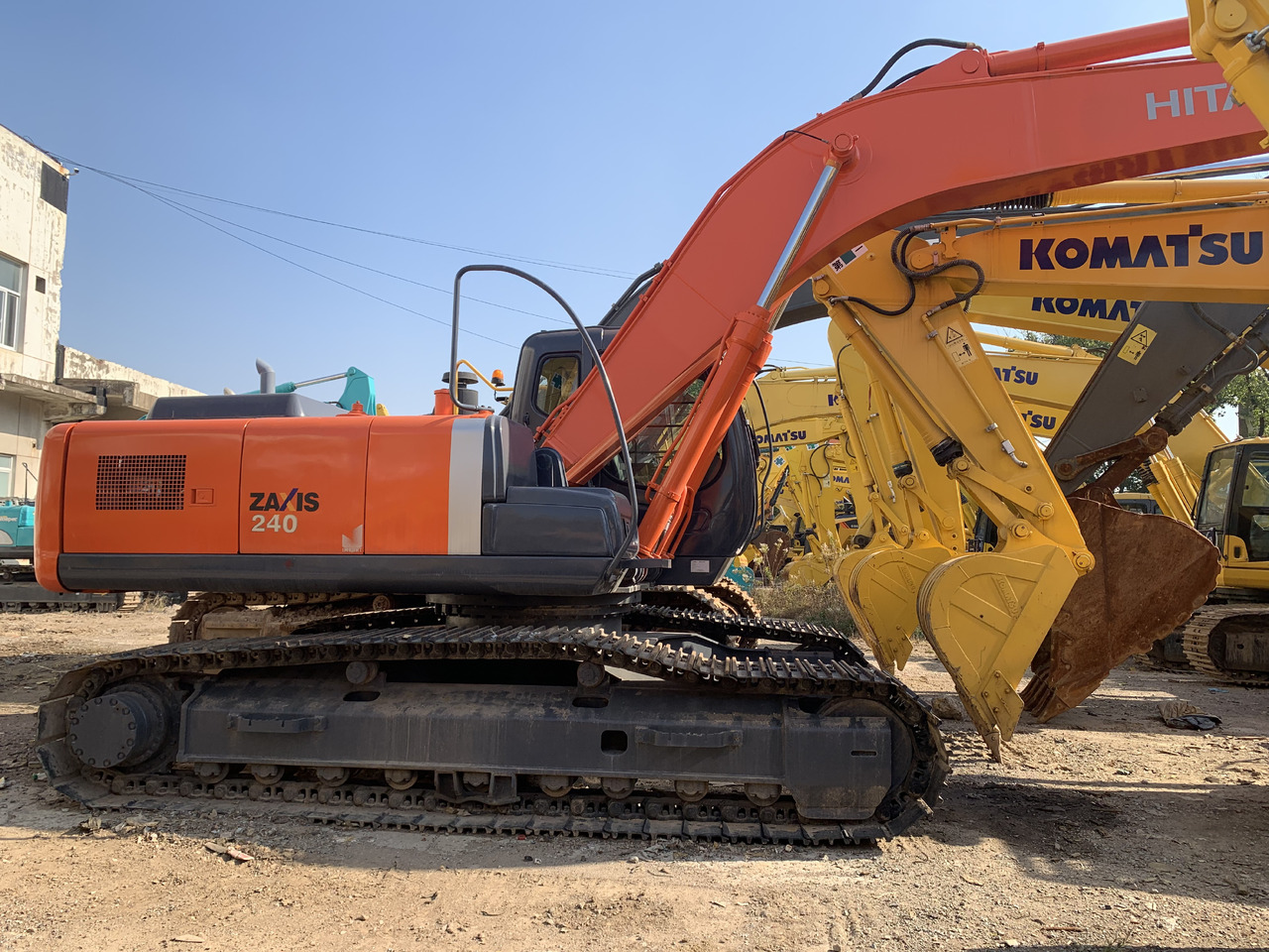 HITACHI ZAXIS240 - Колёсный экскаватор: фото 1 HITACHI ZAXIS240 - Колёсный экскаватор: фото 1