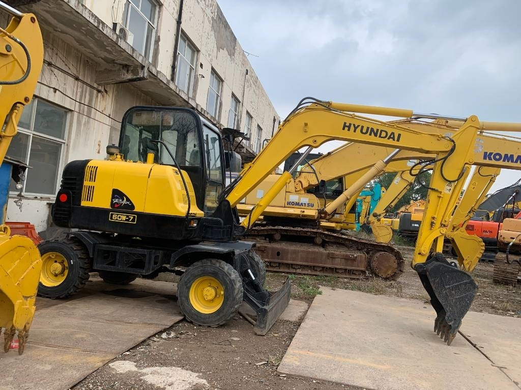 Колёсный экскаватор HYUNDAI Robex 60 W-7: фото 1