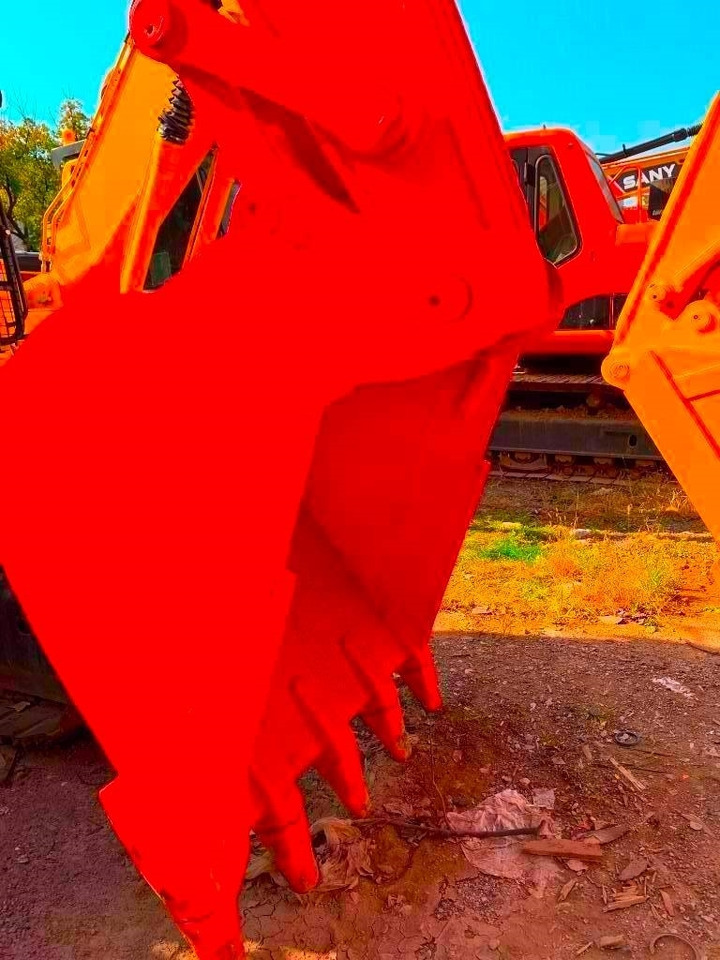 Hitachi Zaxis 240 - Гусеничный экскаватор: фото 4 Hitachi Zaxis 240 - Гусеничный экскаватор: фото 4