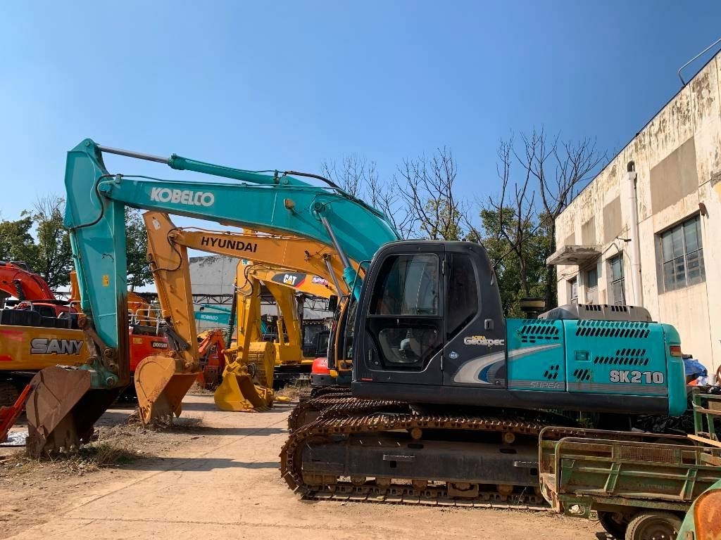 Kobelco SK 210 LC-8 - Гусеничный экскаватор: фото 1 Kobelco SK 210 LC-8 - Гусеничный экскаватор: фото 1