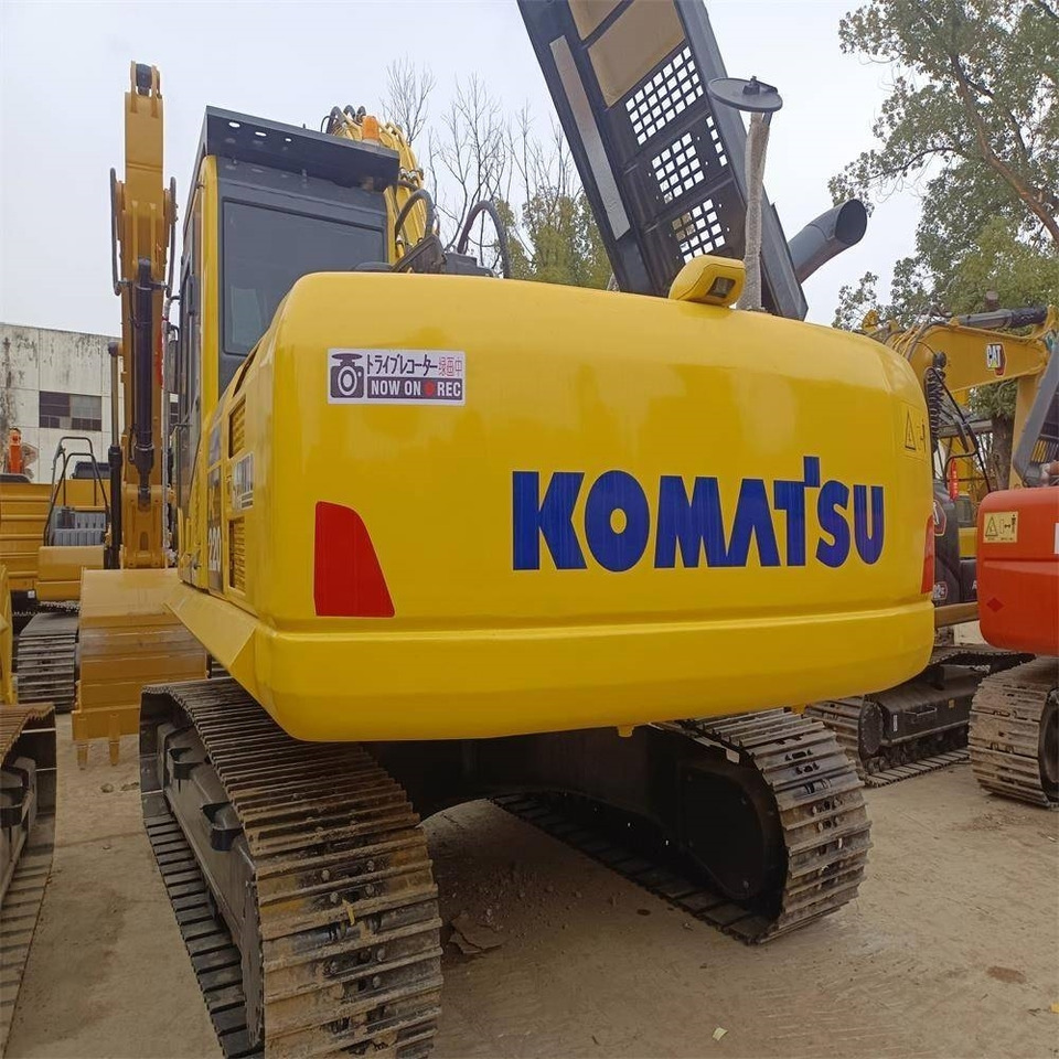 Komatsu PC 220 - Гусеничный экскаватор: фото 2 Komatsu PC 220 - Гусеничный экскаватор: фото 2