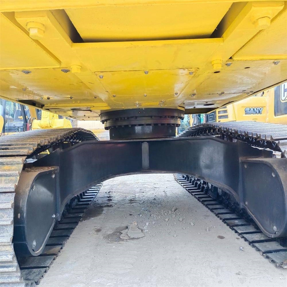 Komatsu PC 220 - Гусеничный экскаватор: фото 3 Komatsu PC 220 - Гусеничный экскаватор: фото 3