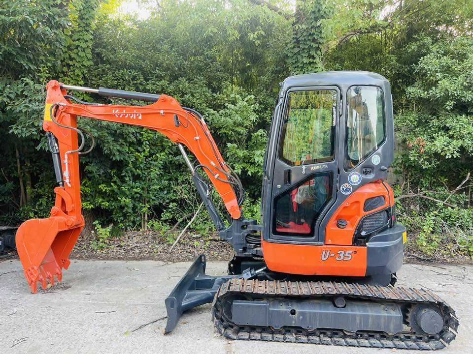 Kubota U35 (U35-4) - Мини-экскаватор: фото 1 Kubota U35 (U35-4) - Мини-экскаватор: фото 1