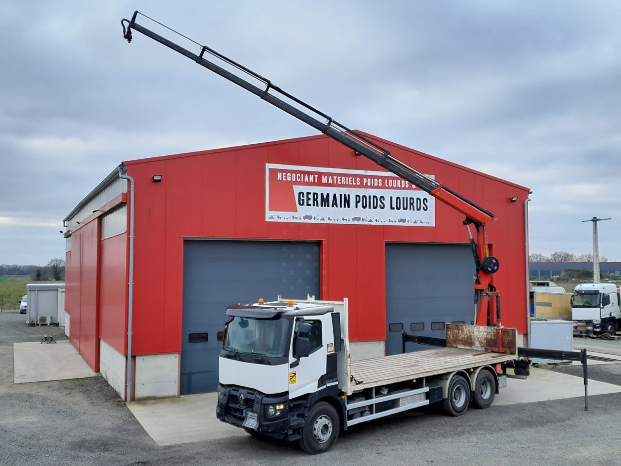 Renault C430 6x4 Standard platform Truck - Грузовик бортовой/ Платформа, Автоманипулятор: фото 1 Renault C430 6x4 Standard platform Truck - Грузовик бортовой/ Платформа, Автоманипулятор: фото 1