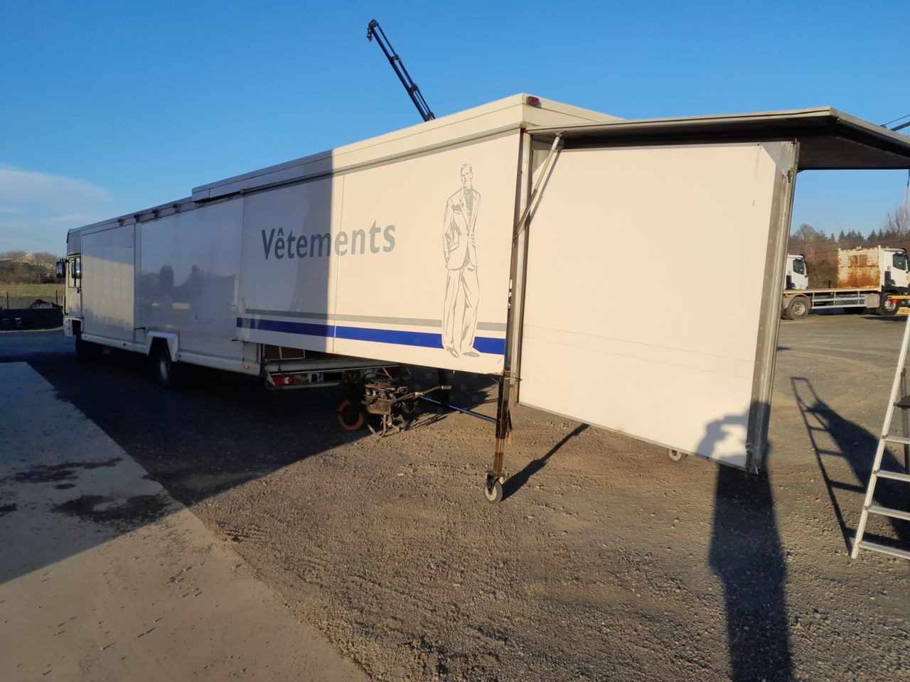 Renault ETAL MOBILE 4x2 Shop Truck - Торговый грузовик: фото 3 Renault ETAL MOBILE 4x2 Shop Truck - Торговый грузовик: фото 3