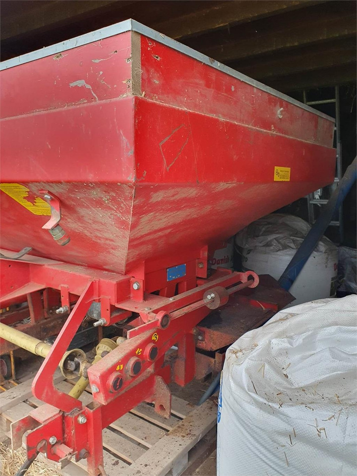 Bredal B2 LIFTOPHÆNGT - Разбрасыватель удобрений: фото 3 Bredal B2 LIFTOPHÆNGT - Разбрасыватель удобрений: фото 3