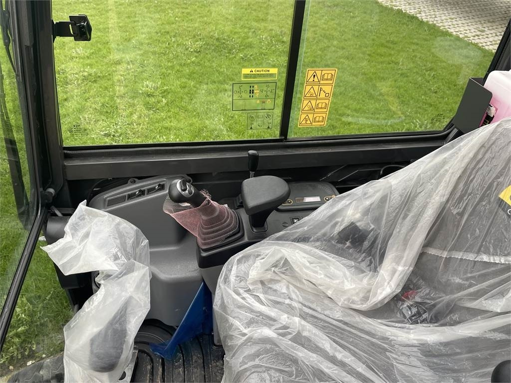 Мини-экскаватор New Holland E19C AG: фото 6