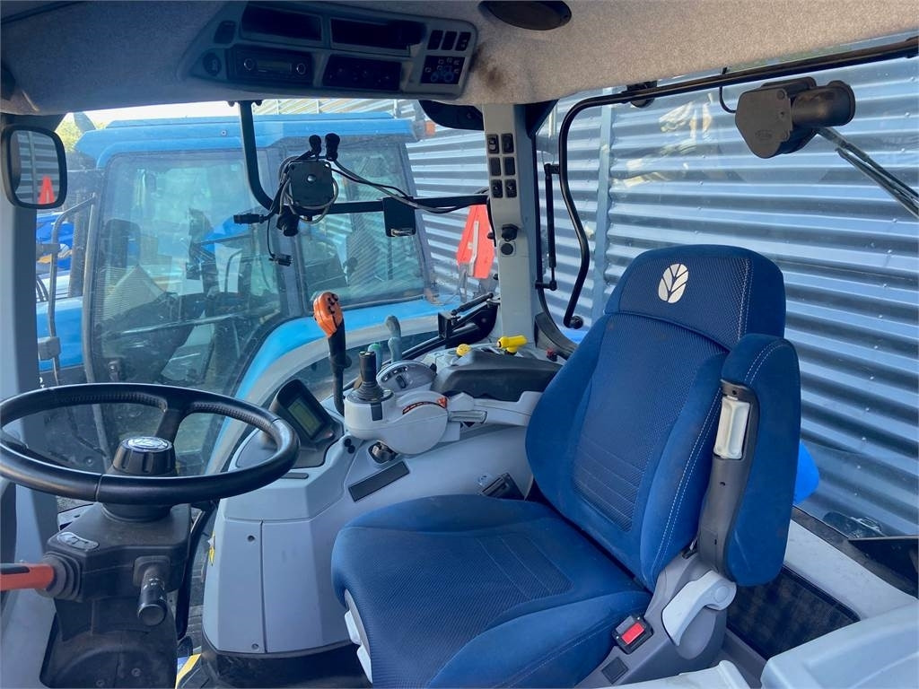 New Holland T7.190 RC - Трактор: фото 2 New Holland T7.190 RC - Трактор: фото 2