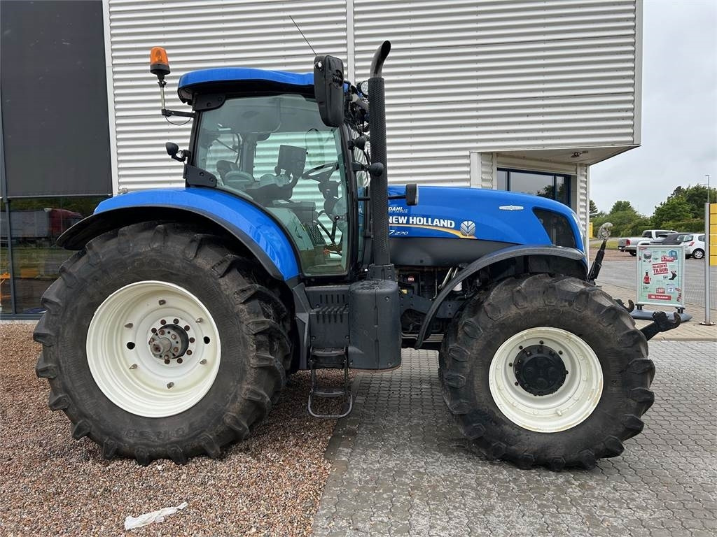 New Holland T7.270AC KEY - Трактор: фото 2 New Holland T7.270AC KEY - Трактор: фото 2