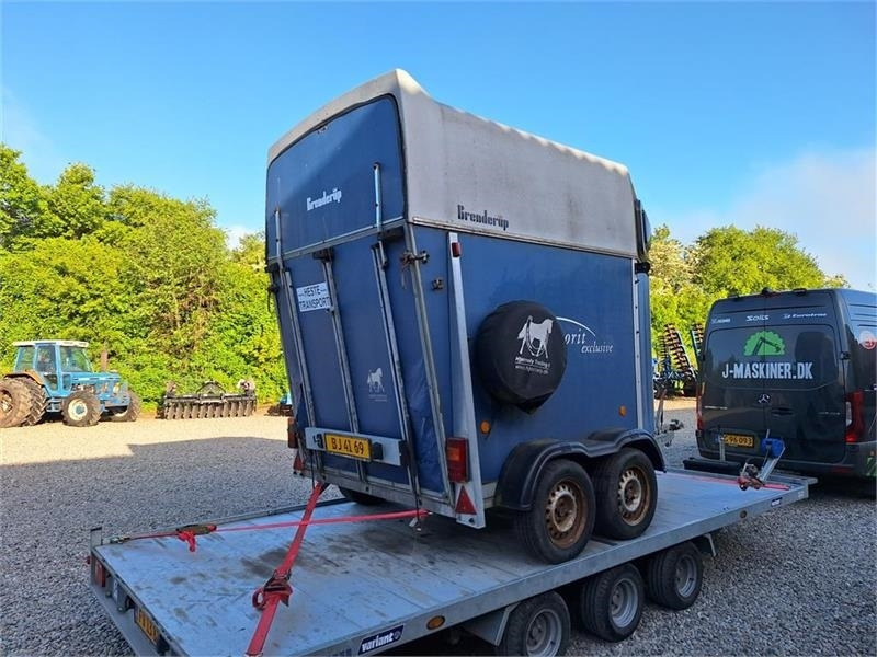 Brenderup 33 K HESTETRAILER - Прицеп-коневоз: фото 2 Brenderup 33 K HESTETRAILER - Прицеп-коневоз: фото 2
