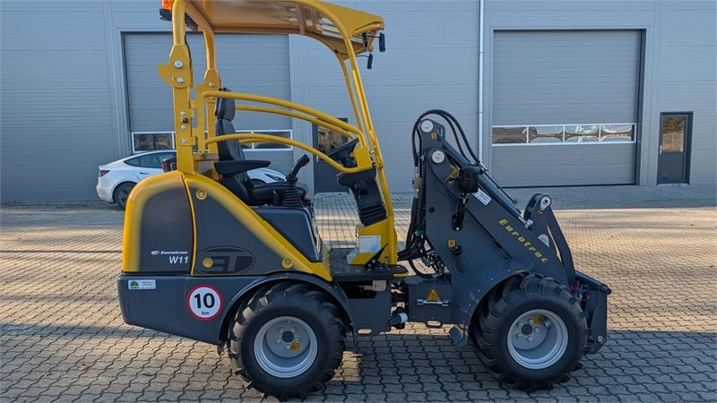 Компактный фронтальный погрузчик Eurotrac W11: фото 6