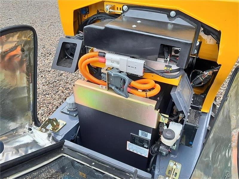 Eurotrac W11 ELEKTRISK  - Компактный фронтальный погрузчик: фото 4 Eurotrac W11 ELEKTRISK  - Компактный фронтальный погрузчик: фото 4