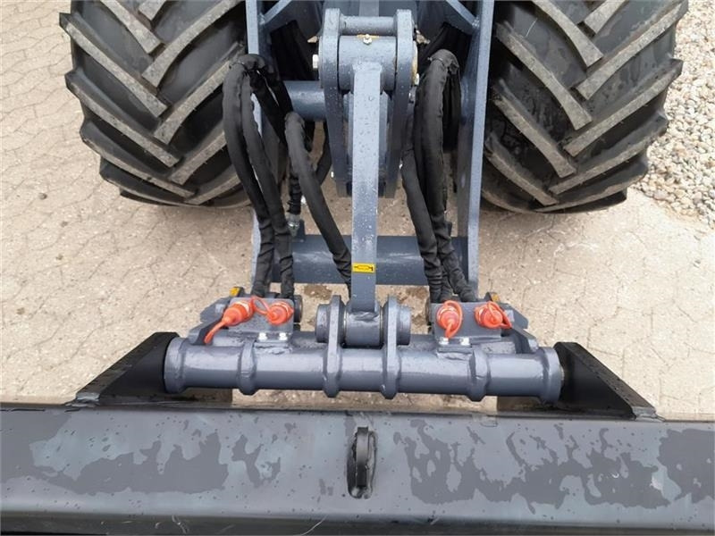 Eurotrac w13f - Компактный фронтальный погрузчик: фото 4 Eurotrac w13f - Компактный фронтальный погрузчик: фото 4