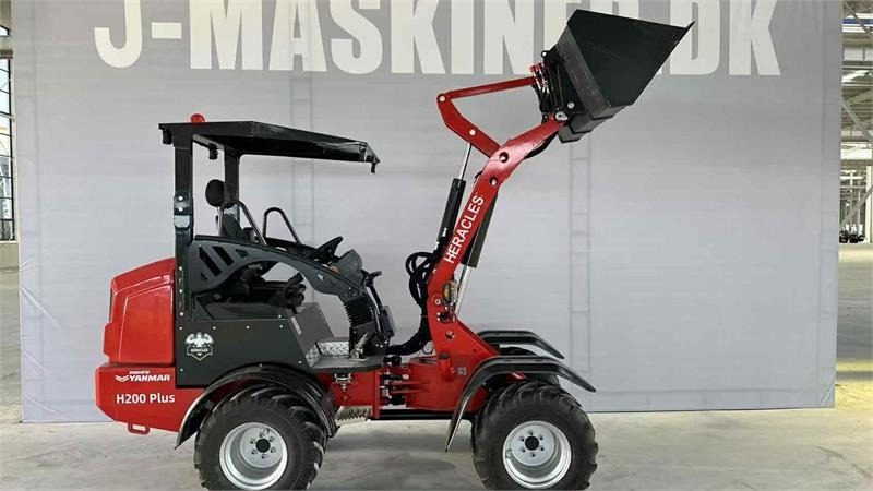 Heracles H200 + Fabriks ny - Компактный фронтальный погрузчик: фото 2 Heracles H200 + Fabriks ny - Компактный фронтальный погрузчик: фото 2