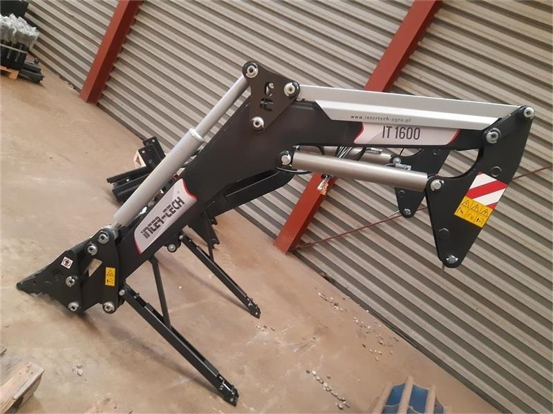 Inter-Tech 1600 - Фронтальный погрузчик для трактора: фото 1 Inter-Tech 1600 - Фронтальный погрузчик для трактора: фото 1