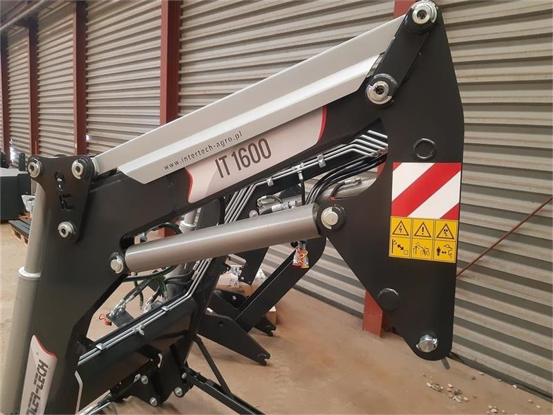 Inter-Tech 1600 - Фронтальный погрузчик для трактора: фото 3 Inter-Tech 1600 - Фронтальный погрузчик для трактора: фото 3